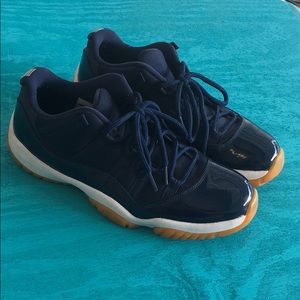 Air Jordan 11 Retro Low ‘Navy Gum’